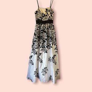 Delaru size 3 strapless black and white dress